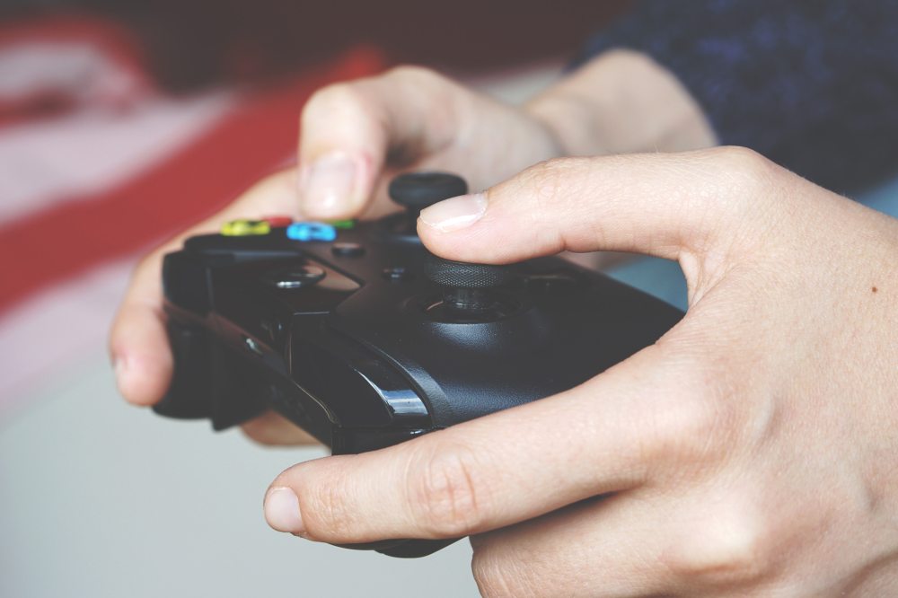 close-up-controller-electronics-133579